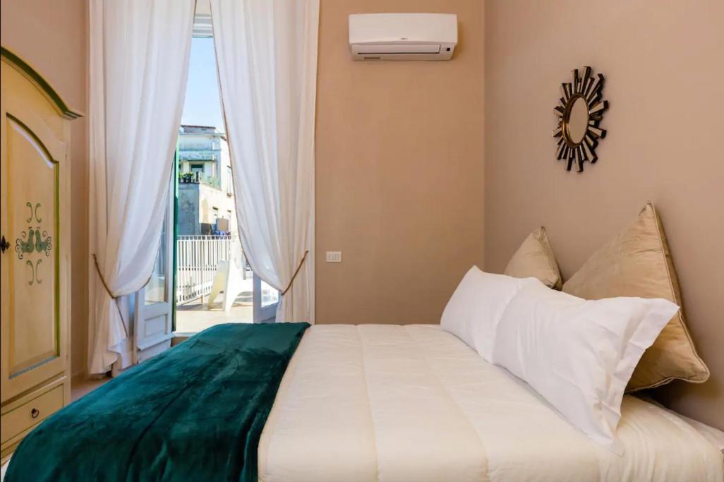 N'Atu Sole Apartment&Terrace เนเปิลส์ ภายนอก รูปภาพ